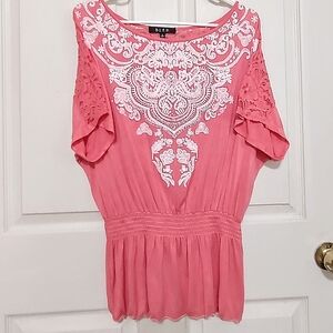 Women's Size Large Salmon Feminine Fairy Lace White Embossed Peplum Tunic Top